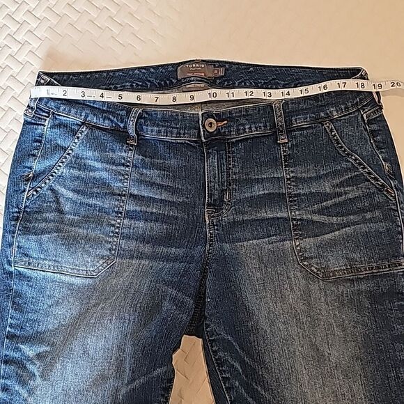 TORRID -020 Crop Boyfriend Jeans Vintage Stretch Denim Cropped Medium Wash sz 18 - Picture 8 of 12